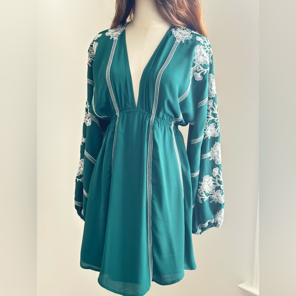 Strut & Bolt dark green dress with embroidered long sleeves, size small